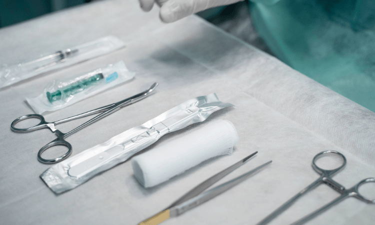 Haftfestigkeitsprüfungen: ASTM F88/F88M und EN 868-5