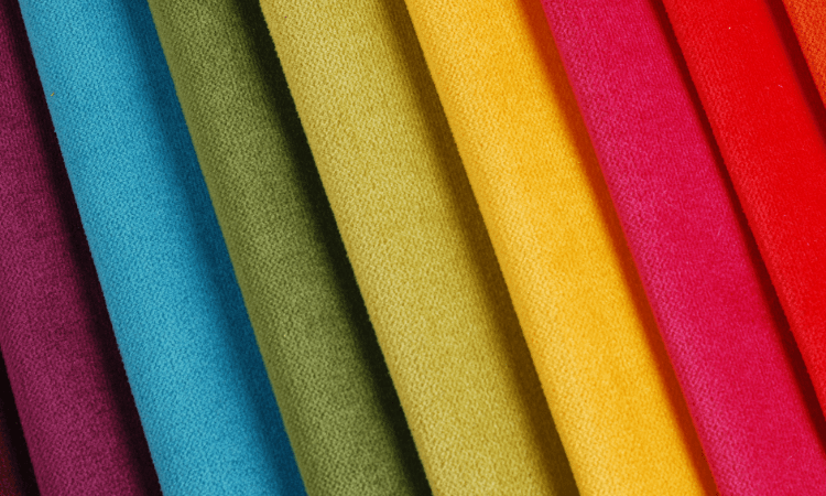 Résistance aux solvants des textiles : tests de qualité et de durabilité